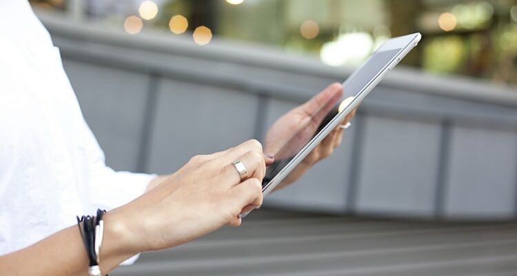 Tablet no canteiro de obras