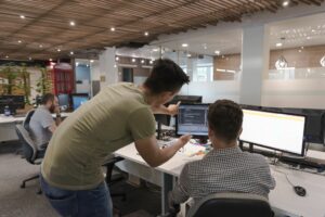 ¿Vale la pena invertir en una fábrica de software?