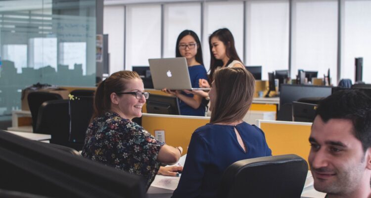 Novas tecnologias e seus impactos na comunicação das empresas