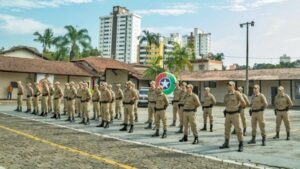 Policía Militar de Blumenau recibe donaciones de Teclógica