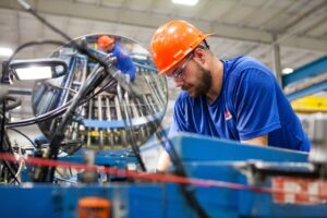 ¿Cuáles son los impactos y beneficios de los sistemas autónomos en la industria?