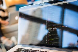Maximizando el potencial tecnológico: descubra las ventajas de la asignación de profesionales de TI